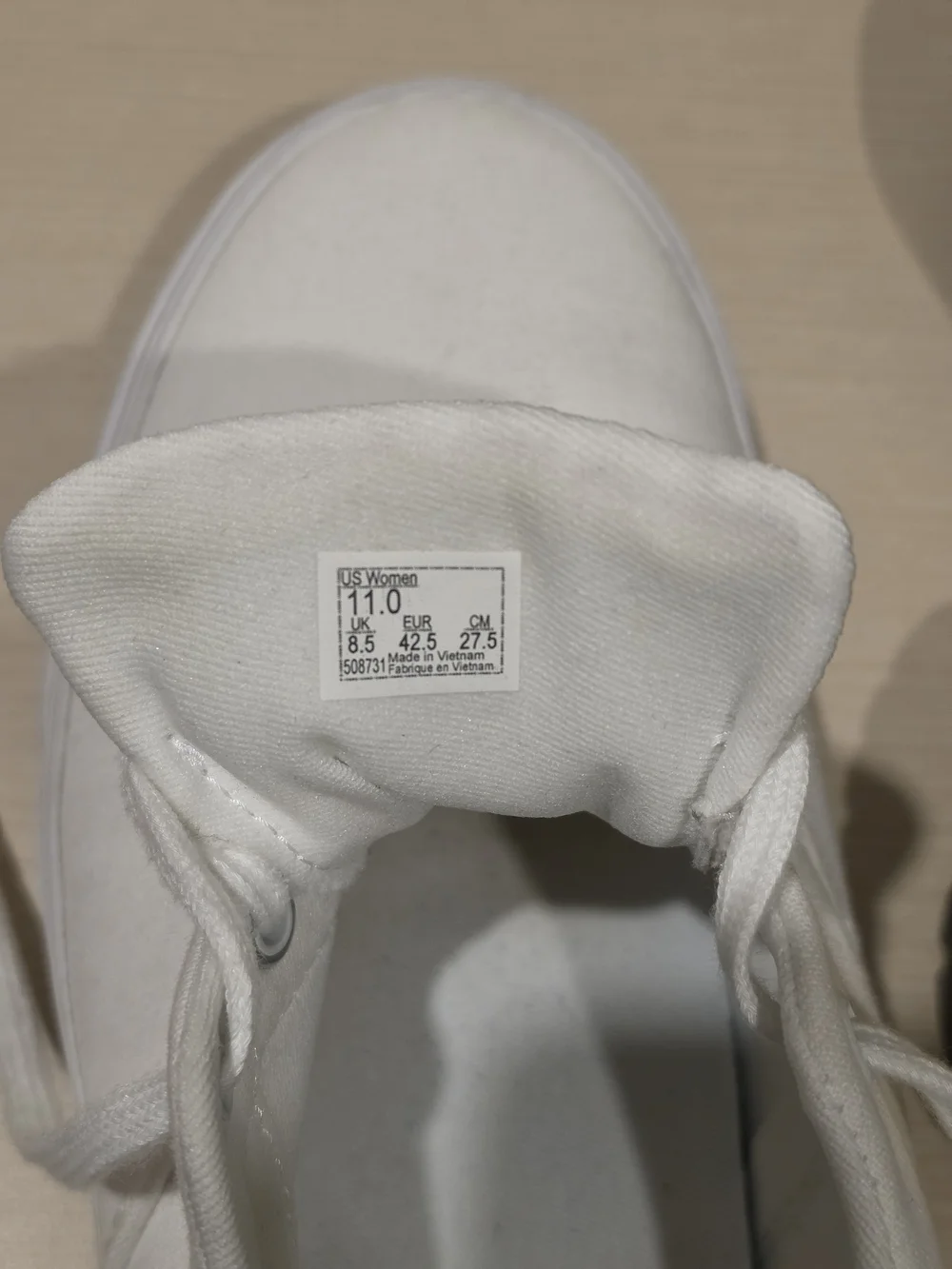 Vans Era Canvas Low Top Sneakers All White Women’s Size 11 / Men’s 9.5